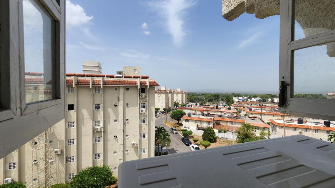 Oaklands Oasis Apartment Kingston Exterior photo