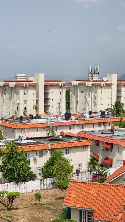 Oaklands Oasis Apartment Kingston Exterior photo