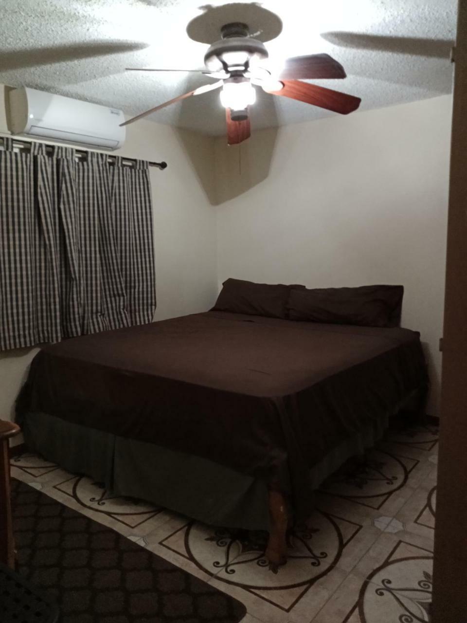 Oaklands Oasis Apartment Kingston Exterior photo
